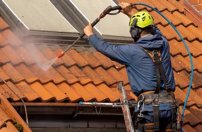 Démoussage et hydrofuge de toiture à Auve